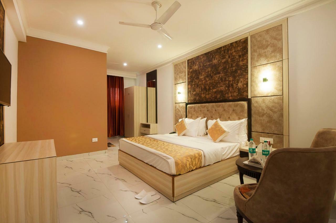 Almora Hotel 3*