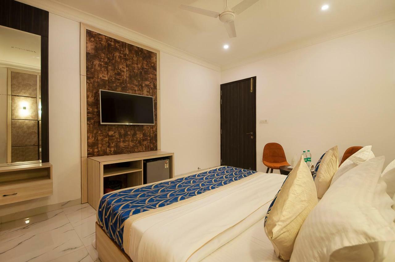 Almora Hotel New Delhi